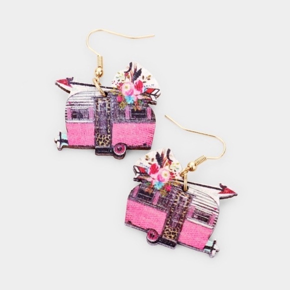 Pink GLAMPER VTG‎ Travel Trailer Wooden Earrings - Picture 1 of 1